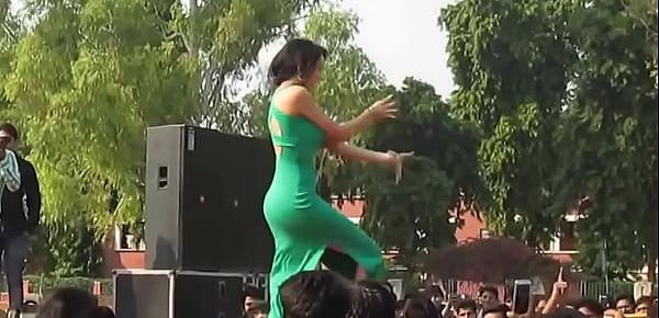  public indian dance stage callgirl hyderabad